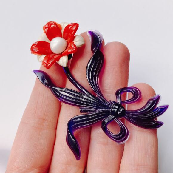 VTG Mid Century Red White Blue Lucite Thermoset Flower Brooch 40s 50s Patriotic - Picture 2 of 9